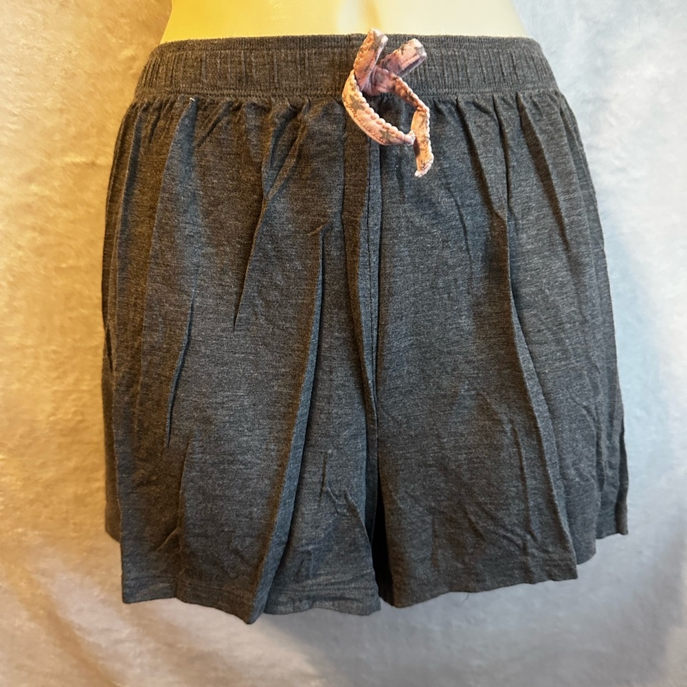 #1100 Gray Pajama Shorts with Elastic Waistband and Lightweight Fabric Sz Large